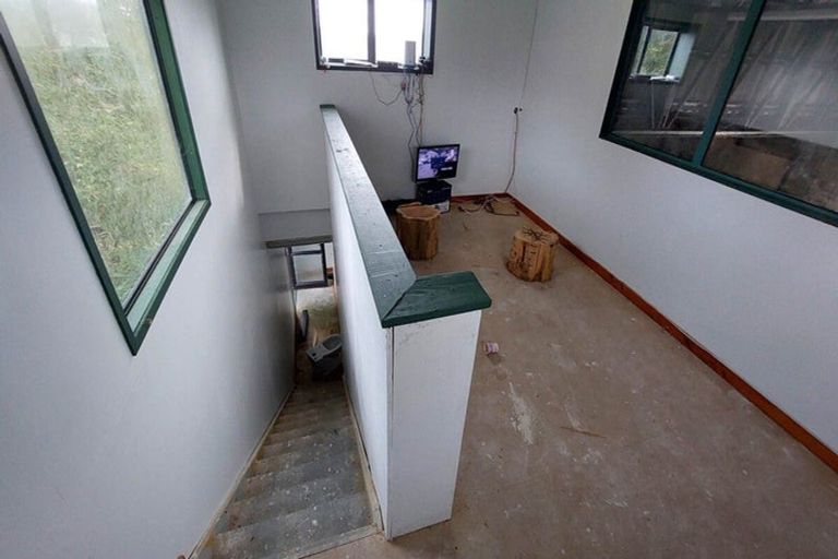 Photo of property in 59 Chamberlain Road, Bombay, 2675