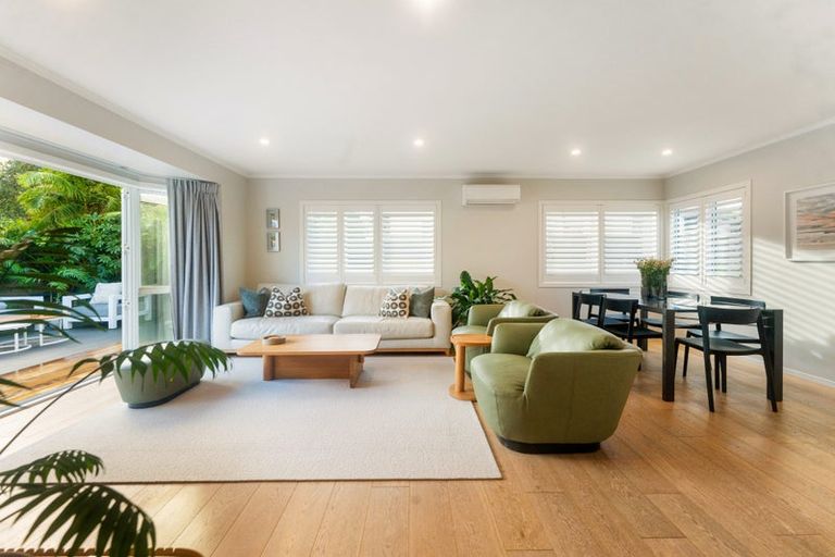 Photo of property in 26 Margaret Place, Milford, Auckland, 0620