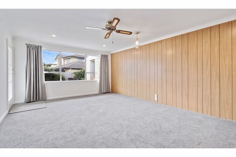 Photo of property in 2/120 Saint James Avenue, Papanui, Christchurch, 8053