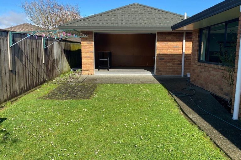 Photo of property in 8 Woodgate Court, Fitzherbert, Palmerston North, 4410