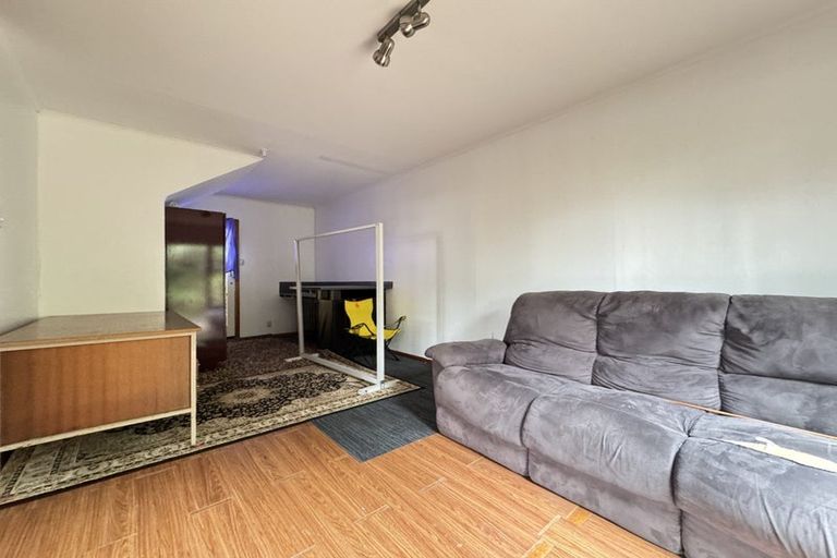 Photo of property in 29 Hollies Crescent, Johnsonville, Wellington, 6037