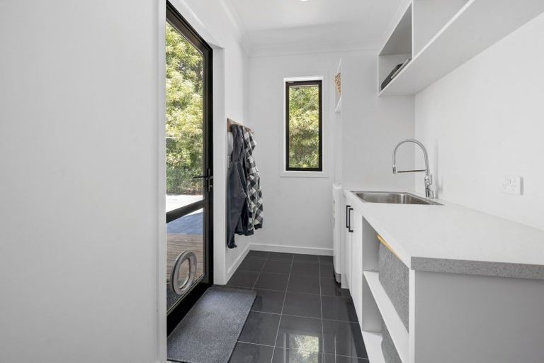 Photo of property in 12 Lancewood Way, Kinloch, Taupo, 3377