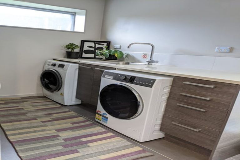 Photo of property in 12 Harrowglen Drive, Northcross, Auckland, 0632