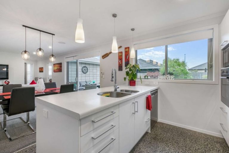 Photo of property in 3 Kamahi Crescent, Papamoa Beach, Papamoa, 3118