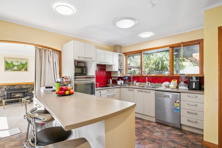Photo of property in 20 Tremewan Street, Tawa, Wellington, 5028