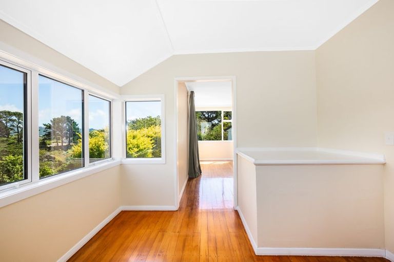 Photo of property in 19 Gloucester Street, Cannons Creek, Porirua, 5024