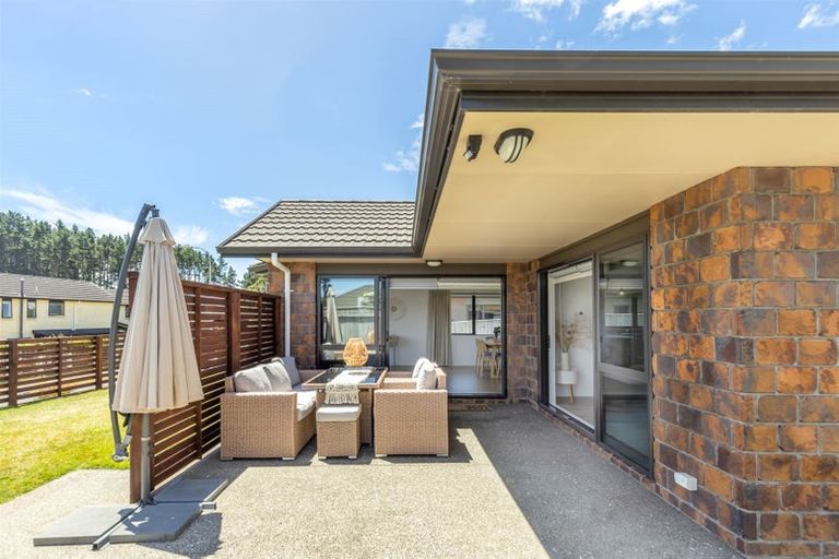Photo of property in 22 Bluewater Place, Paraparaumu, 5032