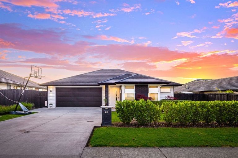Photo of property in 20 Eric Farley Drive, Kumeu, 0810
