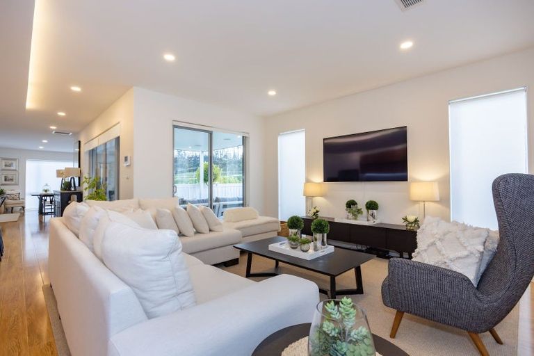 Photo of property in 32 Celestial Crescent, Orewa, 0931