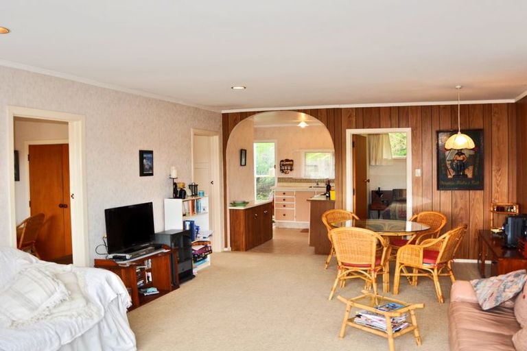 Photo of property in 11 Hillside Crescent, Leigh, 0985