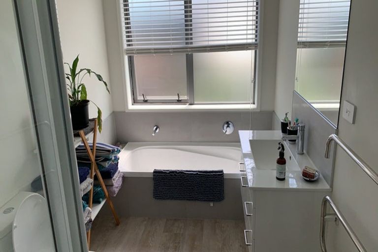 Photo of property in 32 Pakanga Grove, Pyes Pa, Tauranga, 3112