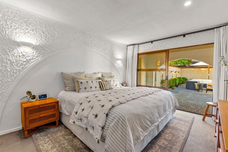 Photo of property in 84 Chelsea View Drive, Chatswood, Auckland, 0626