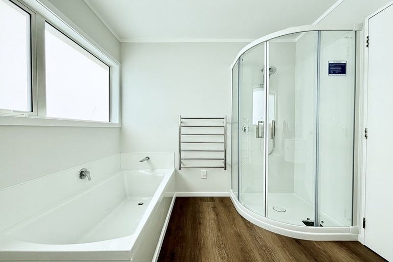 Photo of property in 350 Wellington Road, Wainuiomata, Lower Hutt, 5014