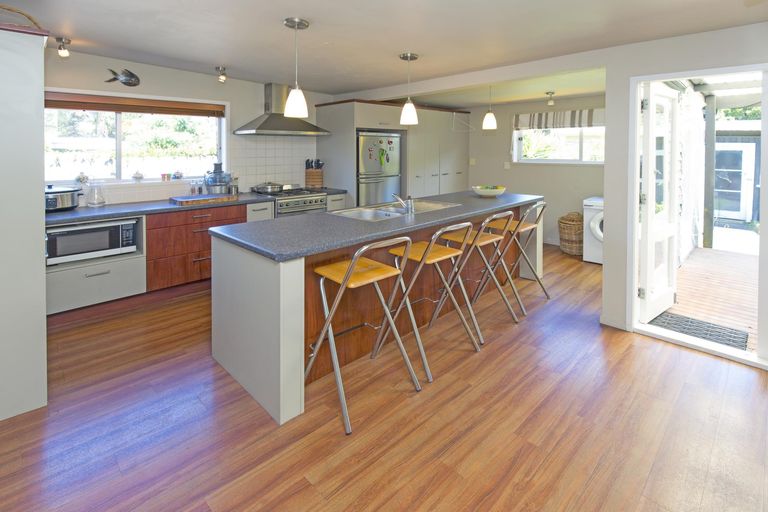 Photo of property in 16 Glengarry Avenue, Manly, Whangaparaoa, 0930