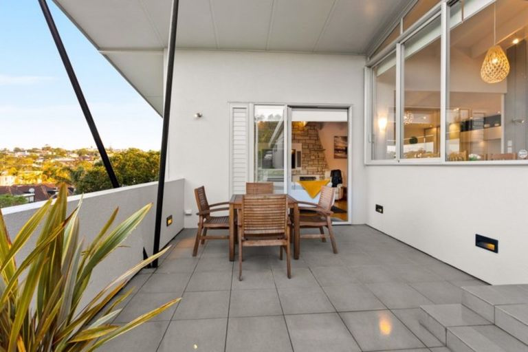 Photo of property in 1/6 Montrose Terrace, Mairangi Bay, Auckland, 0630