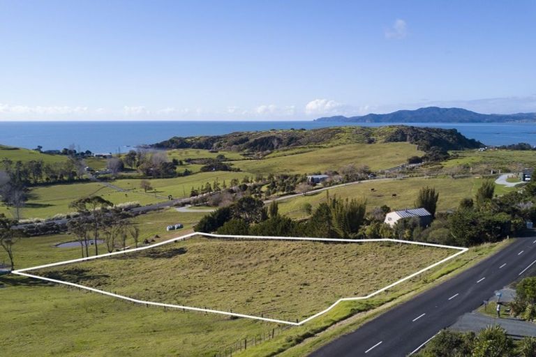 Photo of property in 24 Taipa View Road, Taipa, 0483