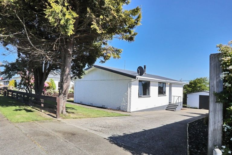 Photo of property in 30 Enniskillen Street, Clifton, Invercargill, 9812