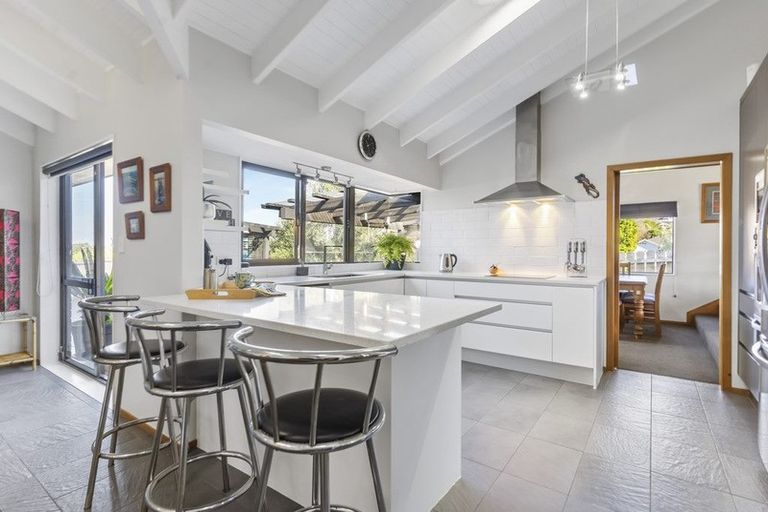 Photo of property in 33 Channing Crescent, Botany Downs, Auckland, 2010