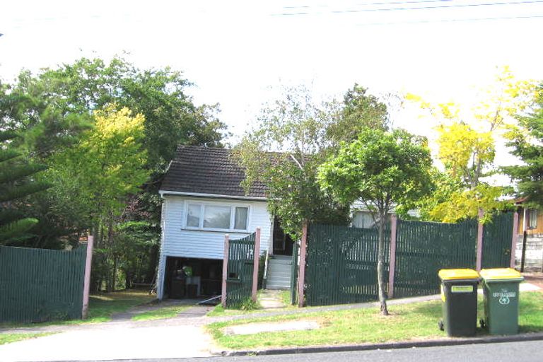 Photo of property in 12 Arahoe Road, New Lynn, Auckland, 0600