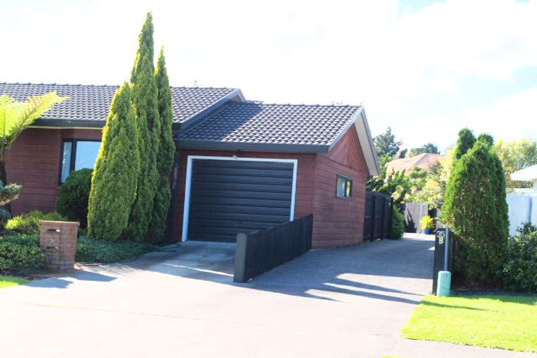 Photo of property in 1/35 West Fairway, Golflands, Auckland, 2013