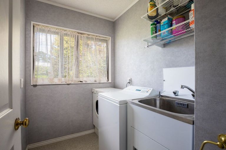 Photo of property in 2 Byron Place, Whalers Gate, New Plymouth, 4310