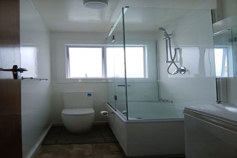 Photo of property in 2/22 Clare Road, St Albans, Christchurch, 8014
