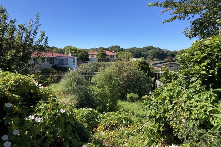 Photo of property in 14 Carey Street, Waitara, 4320