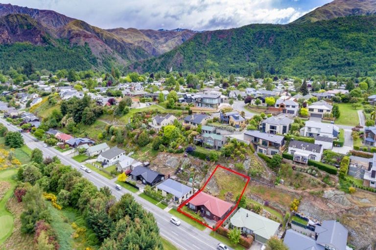 Photo of property in 53 Mcdonnell Road, Arrowtown, 9302