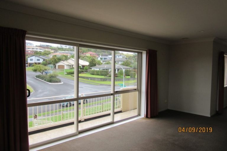 Photo of property in 11 Ambassador Glade, Orewa, 0931
