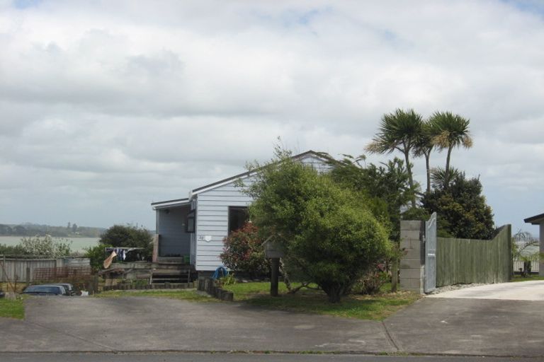 Photo of property in 22 Bill Phillip Place, Clendon Park, Auckland, 2103