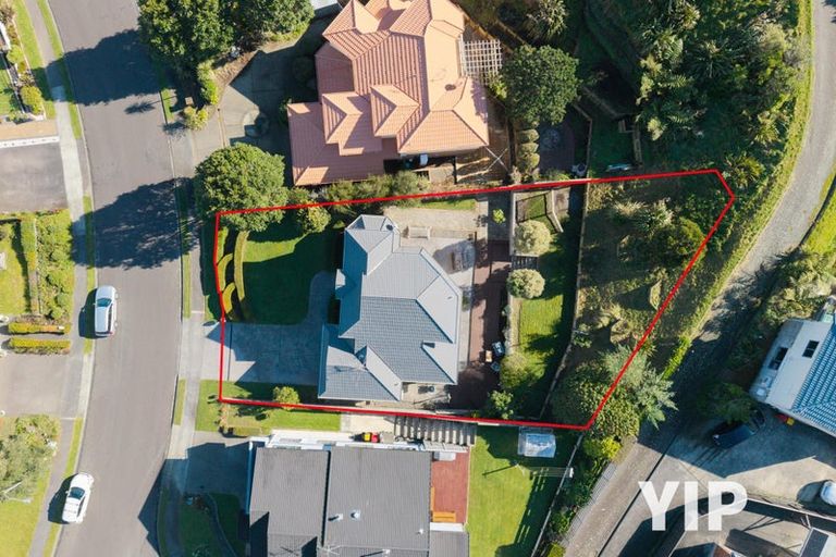 Photo of property in 13 Kilkelly Close, Tawa, Wellington, 5028