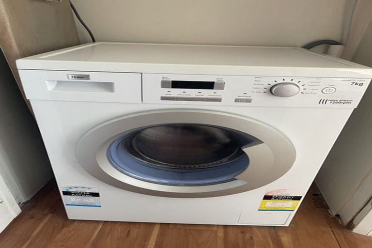 Photo of property in 43 Surf Road, Stanmore Bay, Whangaparaoa, 0932