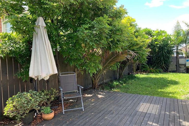 Photo of property in 16 Alverston Street, Waterview, Auckland, 1026