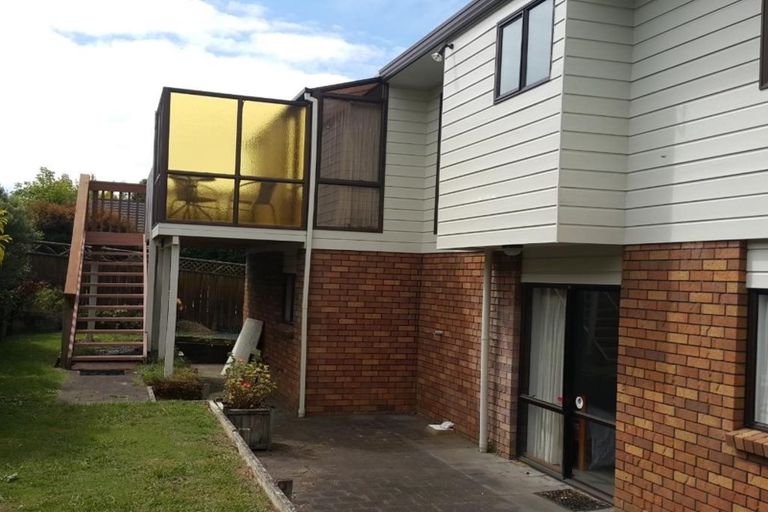 Photo of property in 2/22 Tobruk Crescent, Milford, Auckland, 0620