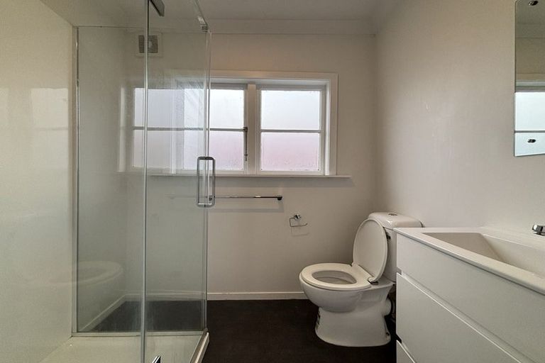 Photo of property in 1/190 The Parade, Island Bay, Wellington, 6023