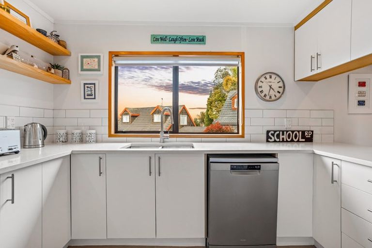 Photo of property in 64 Granville Drive, Massey, Auckland, 0614