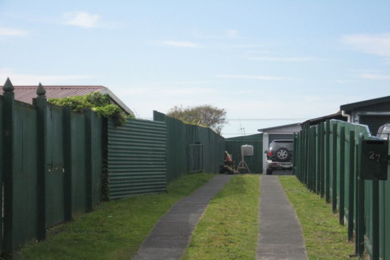 Photo of property in 27 Karyn Street, Castlecliff, Whanganui, 4501