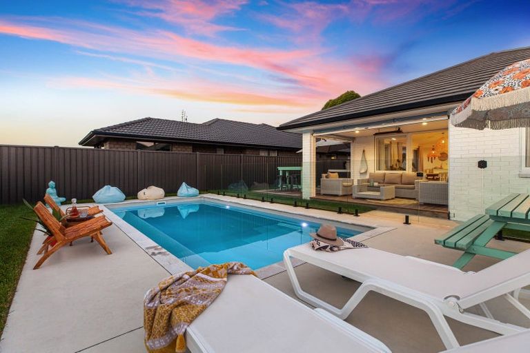 Photo of property in 2 Glenvale Place, Pyes Pa, Tauranga, 3112