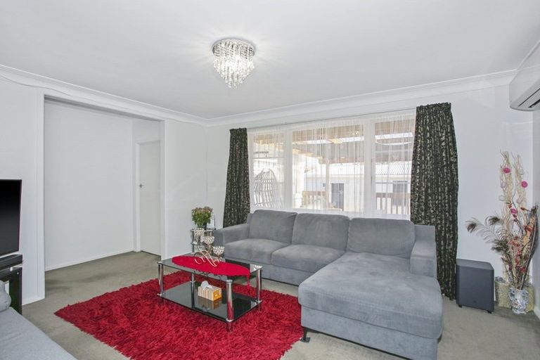 Photo of property in 25 Mcannalley Street, Manurewa East, Auckland, 2102