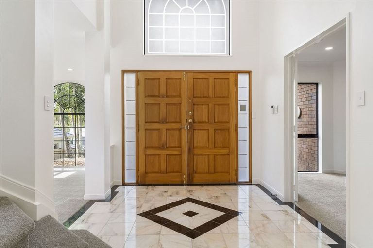 Photo of property in 48 Wiltshire Place, Somerville, Auckland, 2014