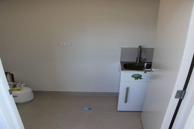 Photo of property in 11 Ngakoro Road, Karaka, Papakura, 2113