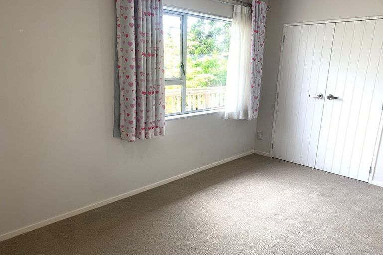 Photo of property in 25 Schnapper Rock Road, Greenhithe, Auckland, 0632