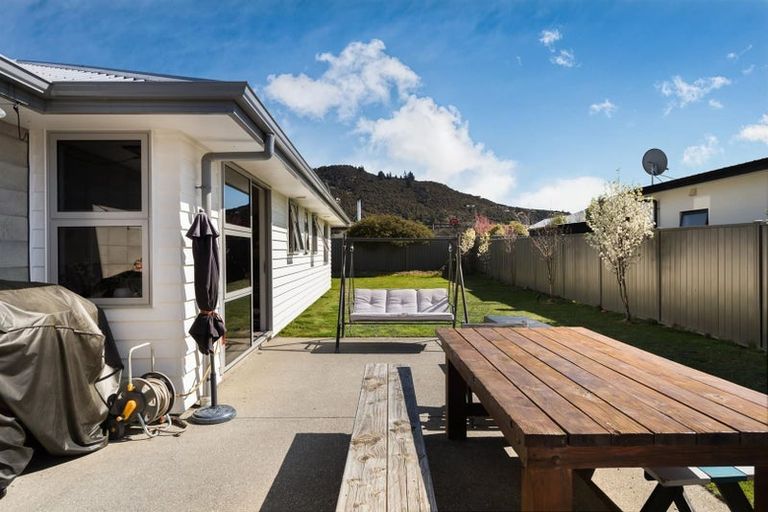 Photo of property in 18 Finch Street, Albert Town, Wanaka, 9305