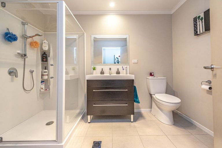 Photo of property in Caversham Park, 2/19 Caversham Road, Westmere, Whanganui, 4501