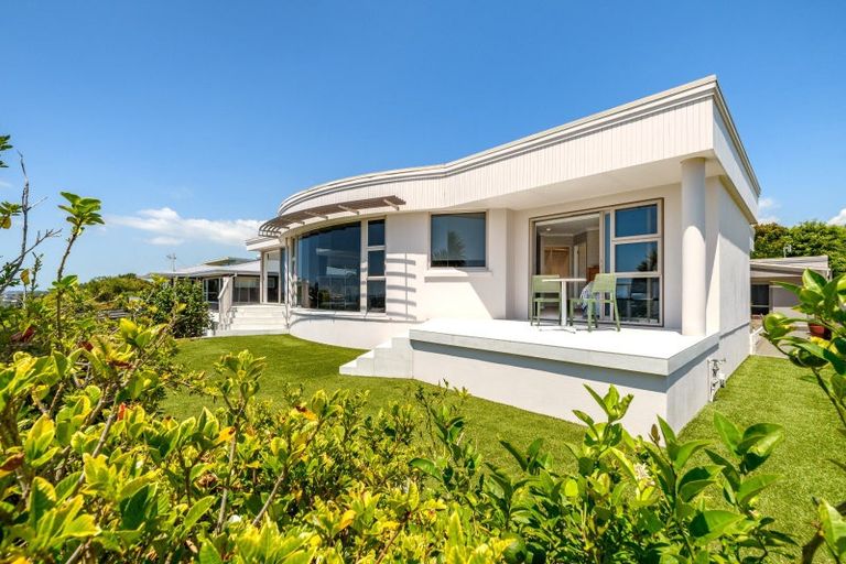 Photo of property in 3 Seaview Road, Otumoetai, Tauranga, 3110