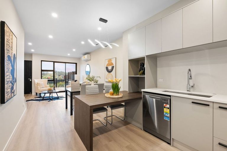 Photo of property in 2/16 Clara Road, Silverdale, 0932