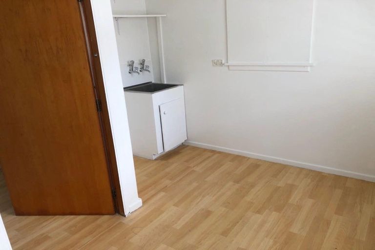 Photo of property in 25 Busby Street, Blockhouse Bay, Auckland, 0600