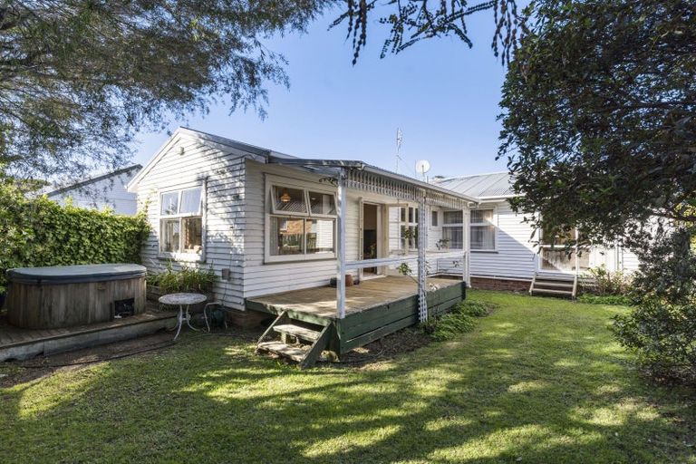 Photo of property in 32 Harapaki Road, Meadowbank, Auckland, 1072