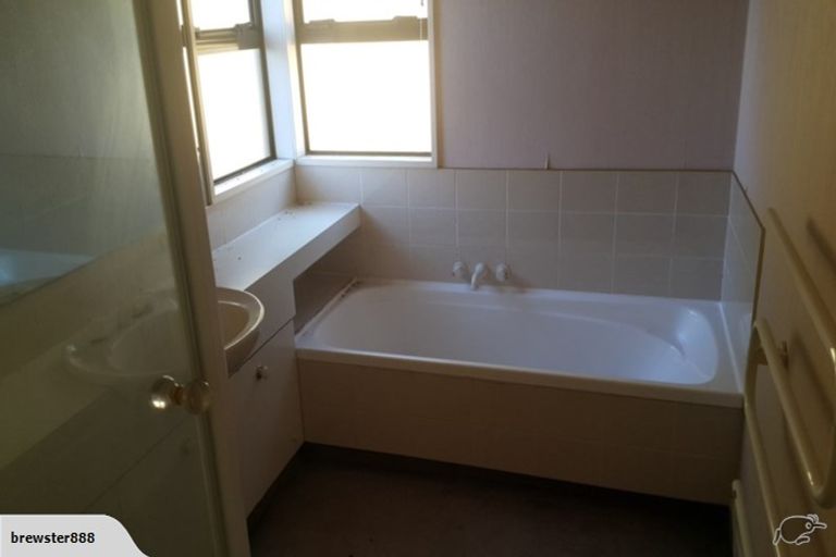 Photo of property in 33 Tuawera Terrace, Clifton, Christchurch, 8081