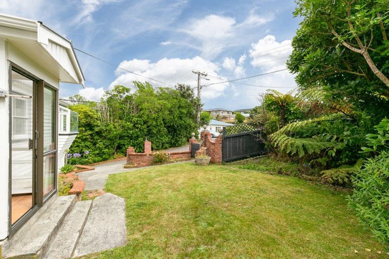 Photo of property in 34 Mandalay Terrace, Khandallah, Wellington, 6035